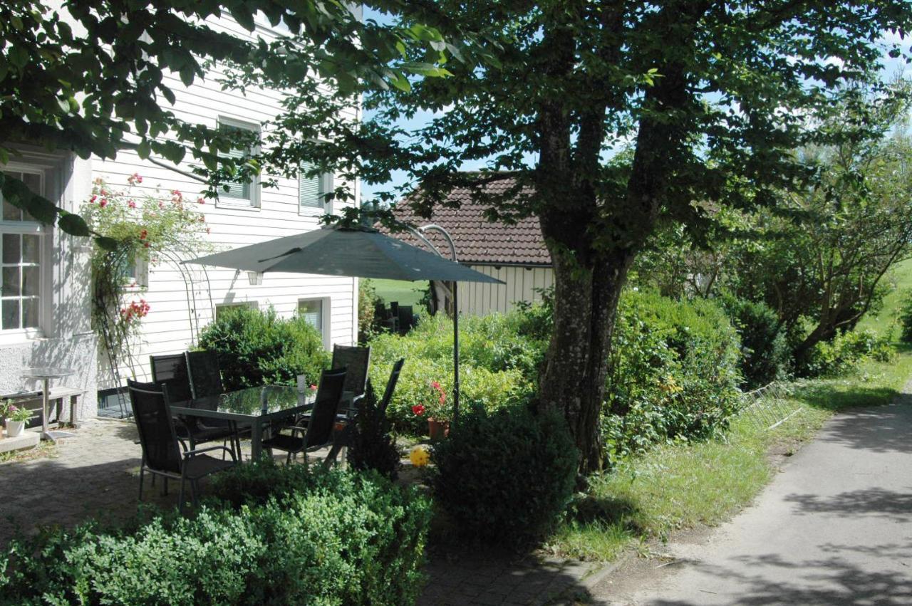 Ferienwohnung Altes Schulhaus Argenbuhl Exterior foto